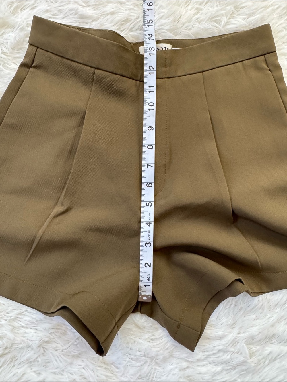Tailored dark olive green high waist pleated shorts size 27” waist/6 - Picture 7 of 8